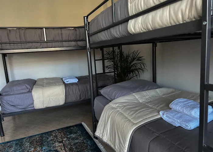 Hostel By Fenix Τίρανα